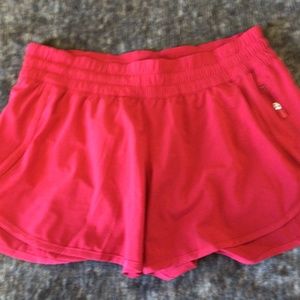 Lululemon Tracker shorts red